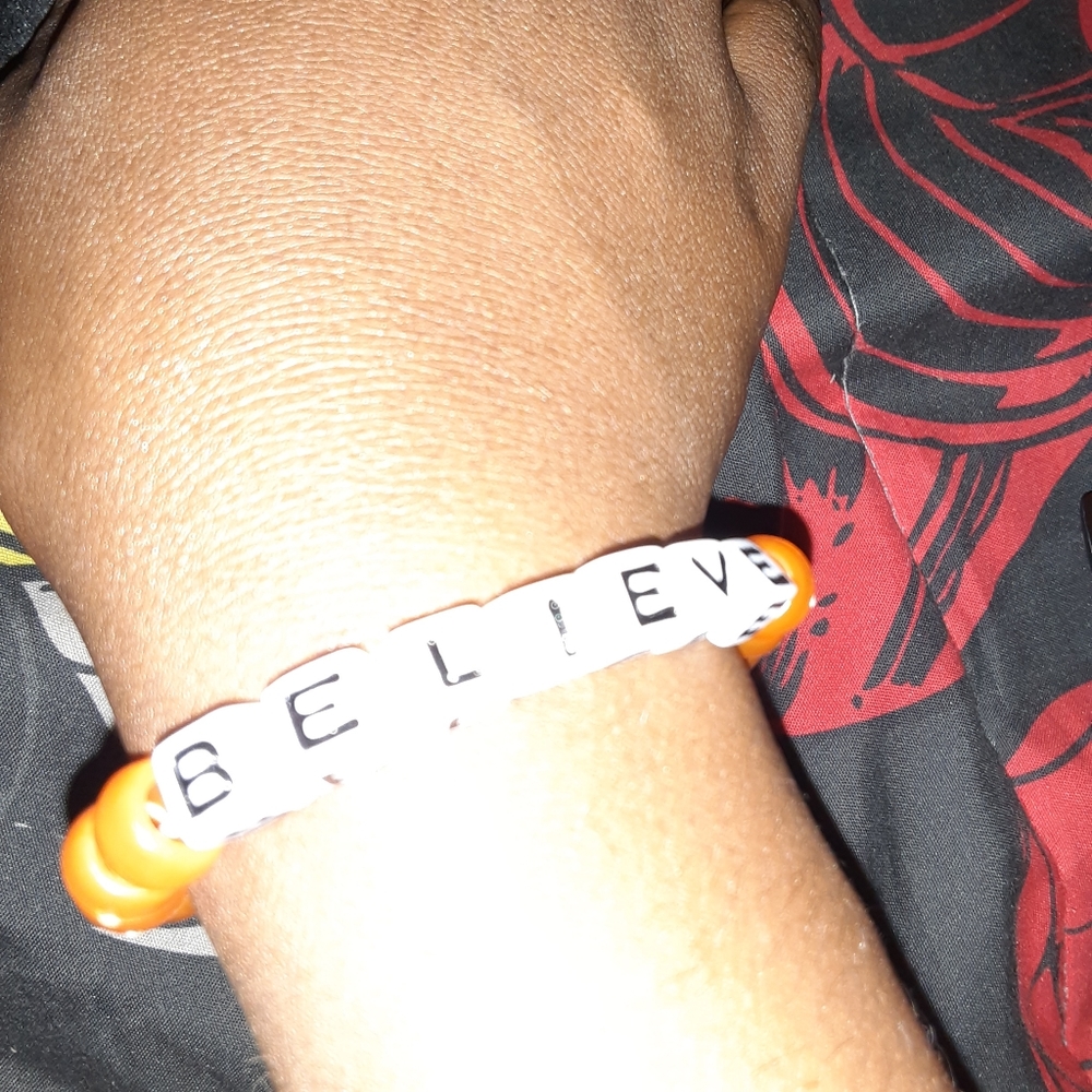 Bracelets - Picture 4 of 8